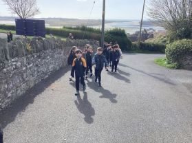 P4 explore Dundrum Castle